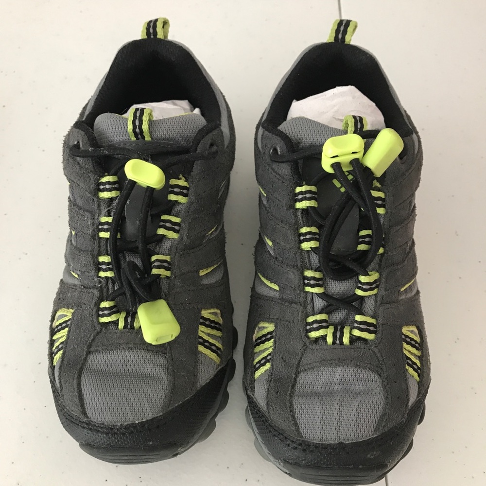 Columbia kids hiking shoes size 12